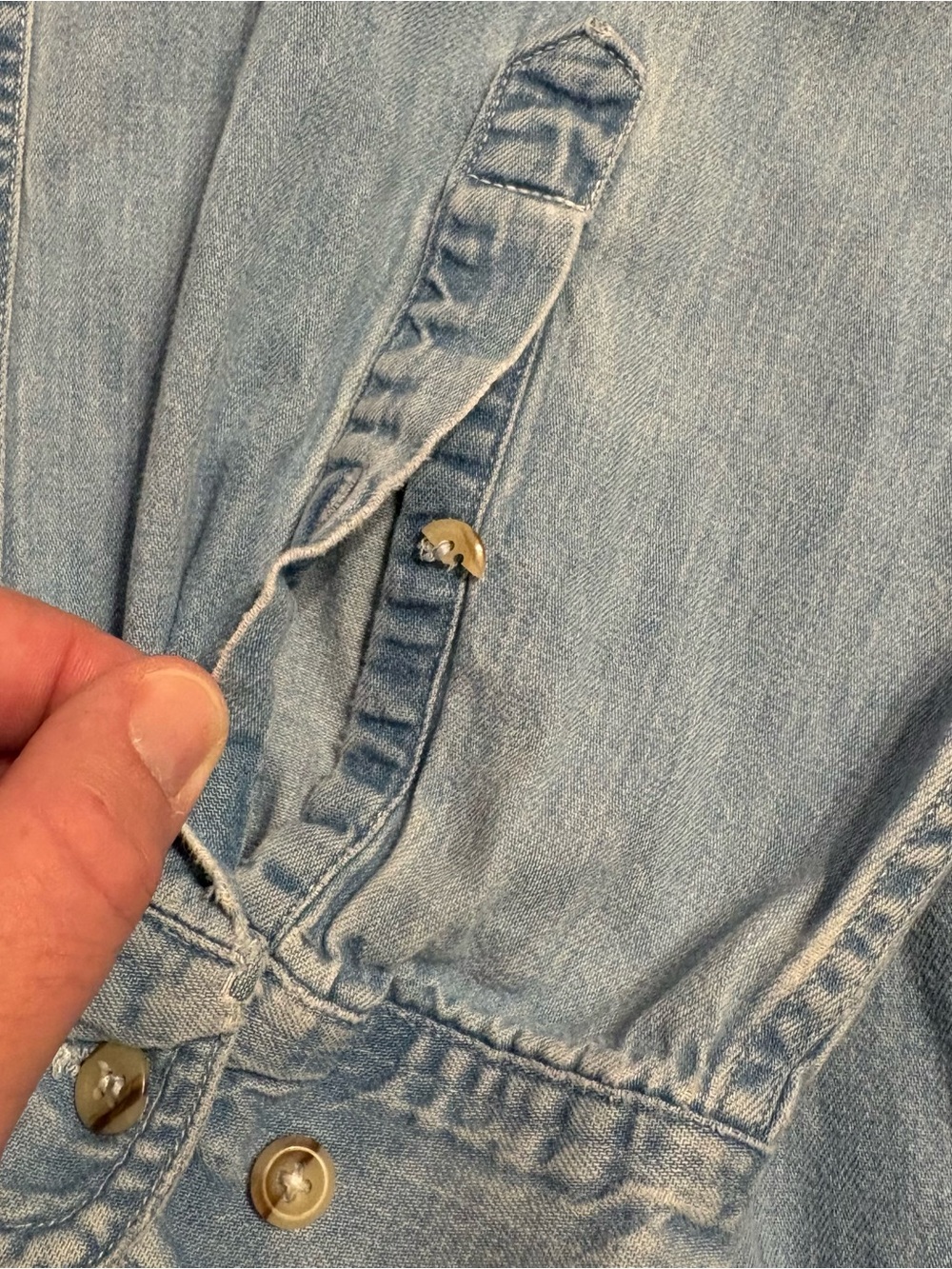 Authentic Vintage 1990’s Marlboro Country Store Denim Button-Down Shirt size L - Picture 7 of 8